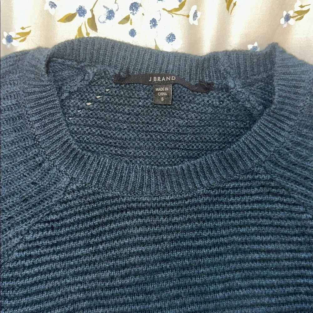 J Brand crew neck sweater in navy w a touch of green - small
wool/cotton blend - Picture 2 of 6